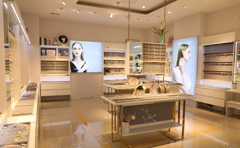 VENUS`STAR大饰品包包集合专卖 皮具手包店项链耳环手镯头箍专卖店展柜展示厅案例